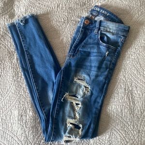 Destroyed AMerican Eagle Hi Rise Jegging